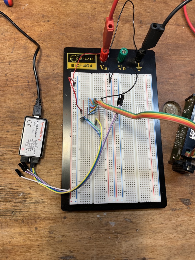 Connecting the logic analyzer